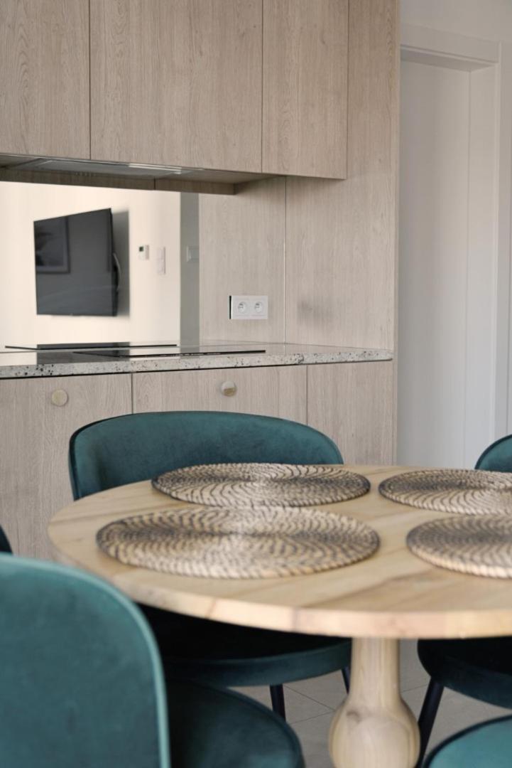 Rewal -2 Bedroom- Premium Baltic Apartment With Spa Access Exterior photo